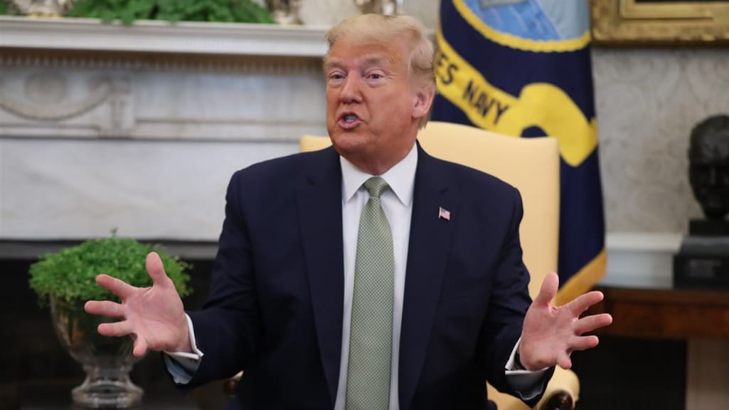 Donald Trump zet toch handtekening onder coronasteunpakket