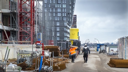 DNB: trek belasting woningbezit gelijk met spaartaks