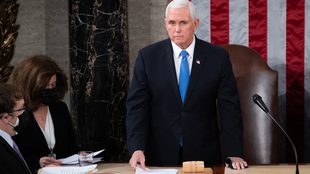 Kabinet kan Trump ongeschikt verklaren: 'Rol Pence uitermate belangrijk'