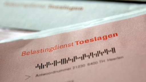 Rechter: staat moet meer doen om toeslagenouder te helpen
