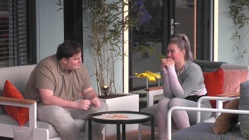 Eerste liefde bloeit op in Big Brother-huis na hevige flirtsessie