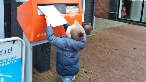Julian (4) doneert zakgeld aan DierenPark Amersfoort: 'Om de dieren eten te geven'