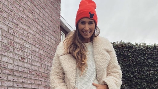 Xelly Cabau overladen met lieve berichtjes na tonen babybuik