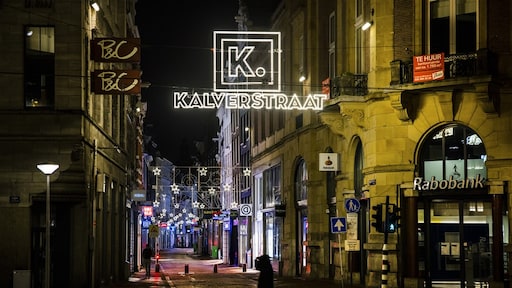 Avondklok? Prima, zolang die maar niet voor ons geldt