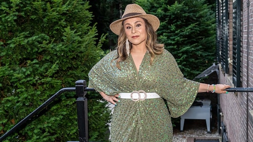 Lief: Trijntje Oosterhuis zet jarige 'bonuszoon' in het zonnetje