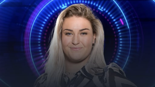 Jill uit Big Brother met ambulance afgevoerd