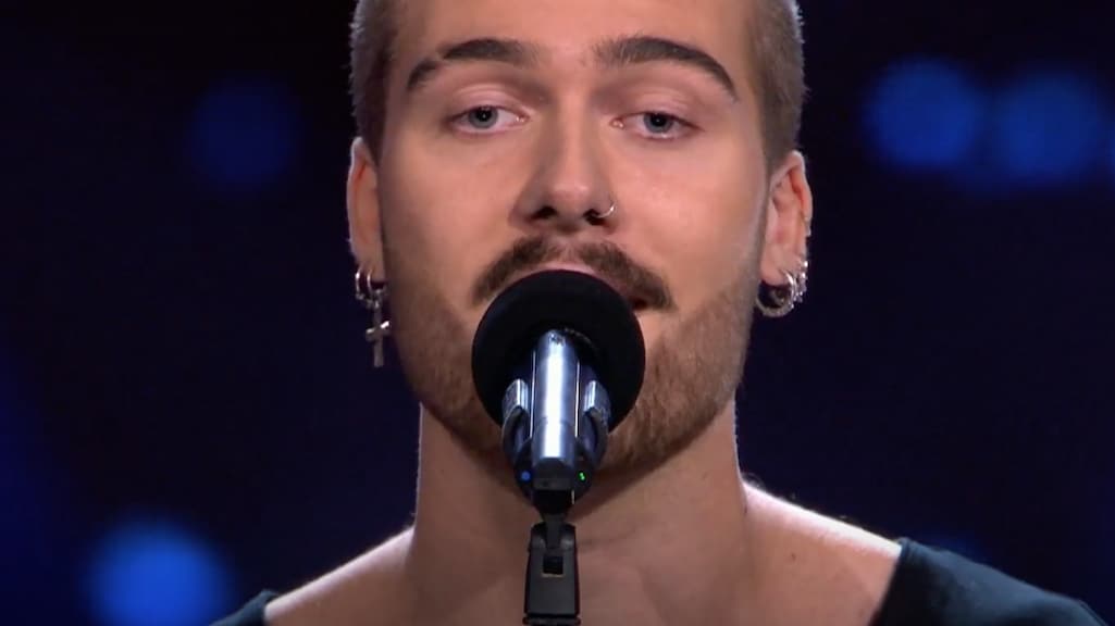 Anouk in The Voice geëmotioneerd door bijzondere versie 'Hallelujah'