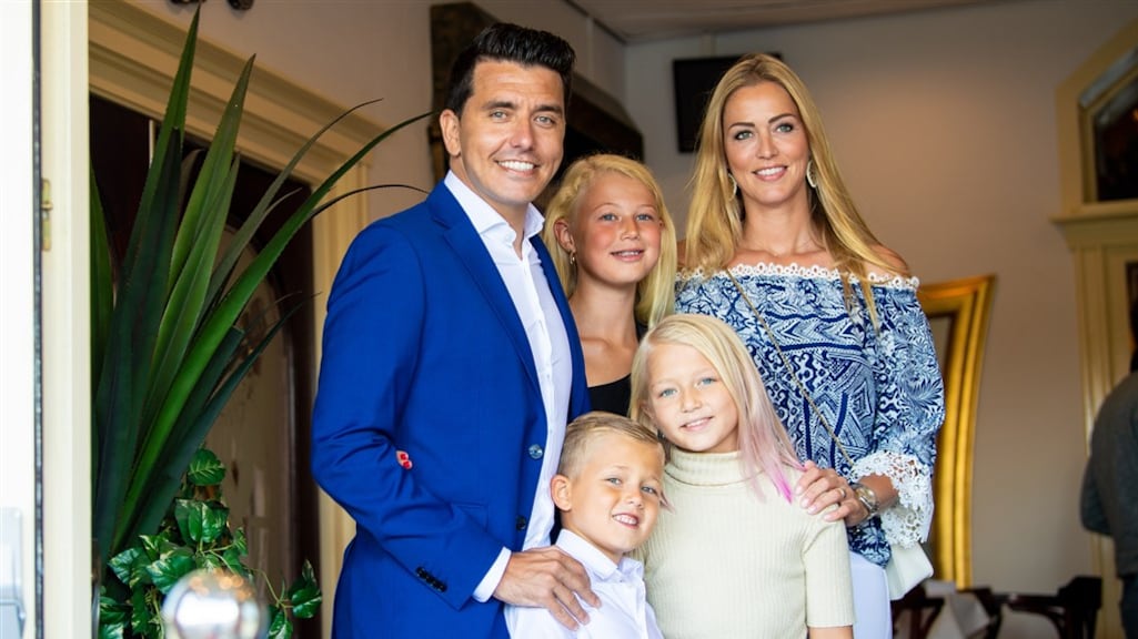 Jan Smit 10 jaar getrouwd: 'Liza staat altijd in mijn schaduw'