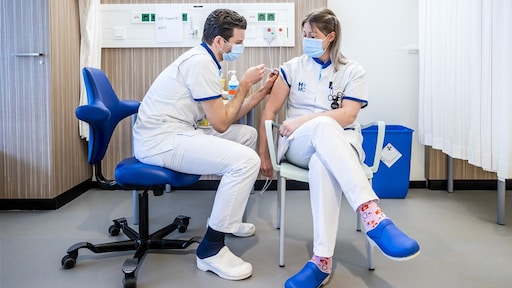 Van koploper naar zorgenkindje: EMA besluit vandaag over Oxfordvaccin