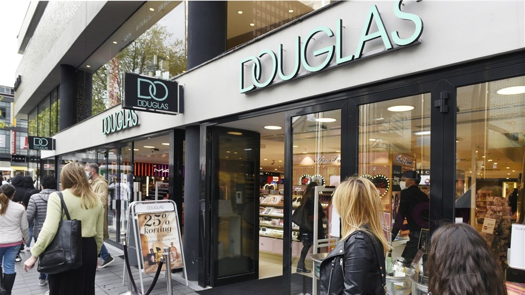 Parfumerieketen Douglas sluit 500 winkels, mogelijk ook in Nederland