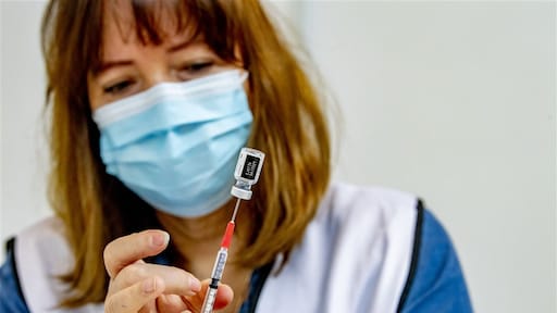 Deal na vaccinruzie: AstraZeneca levert EU toch 9 miljoen vaccins meer