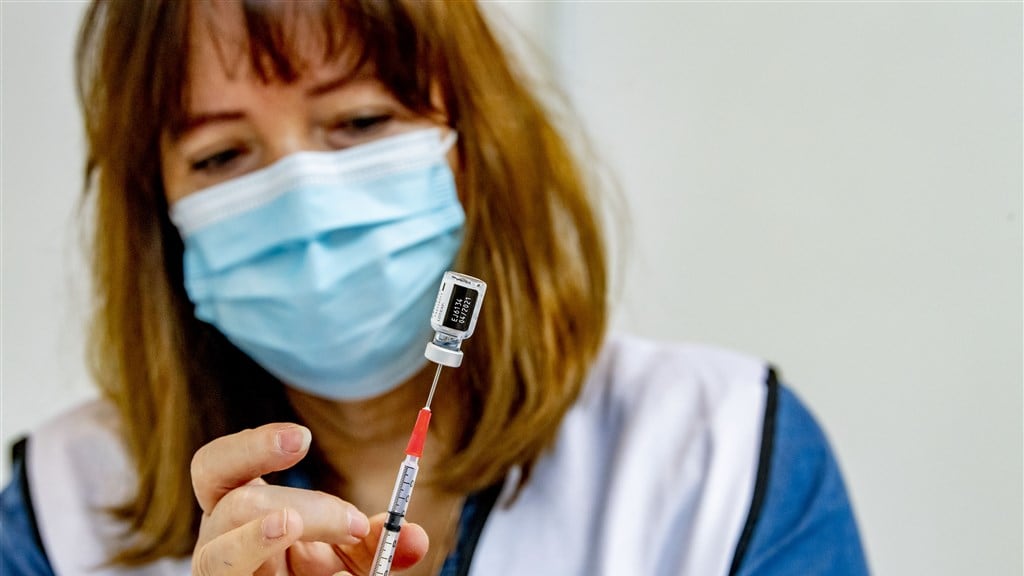 Deal na vaccinruzie: AstraZeneca levert EU toch 9 miljoen vaccins meer