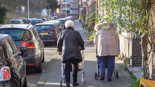 Kan de AOW-leeftijd ook weer omlaag als we minder oud worden?