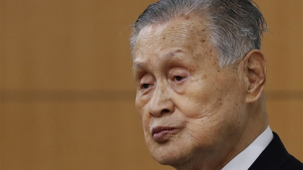 'Vrouwen praten te veel in vergaderingen' zei Tokio 2020-baas. Is dit echt zo?