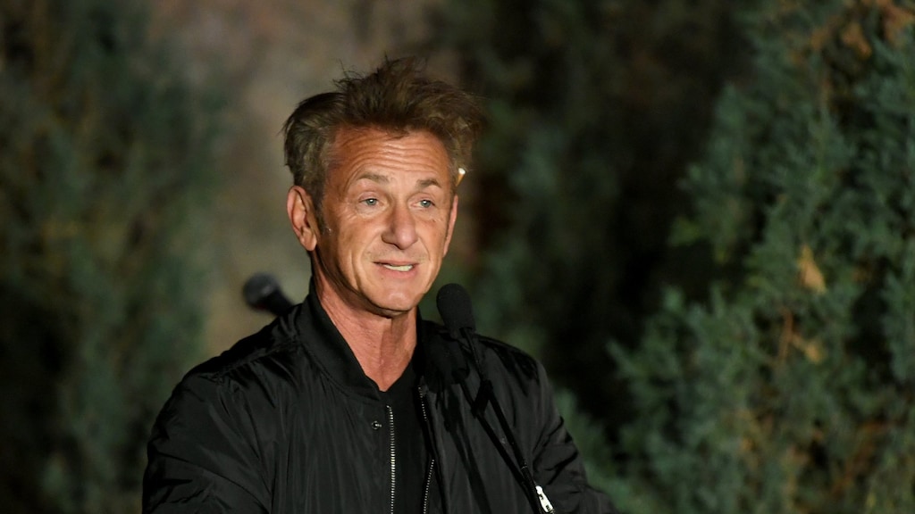Sean Penn woedend na kritiek omstandigheden vaccinatiegelegenheid