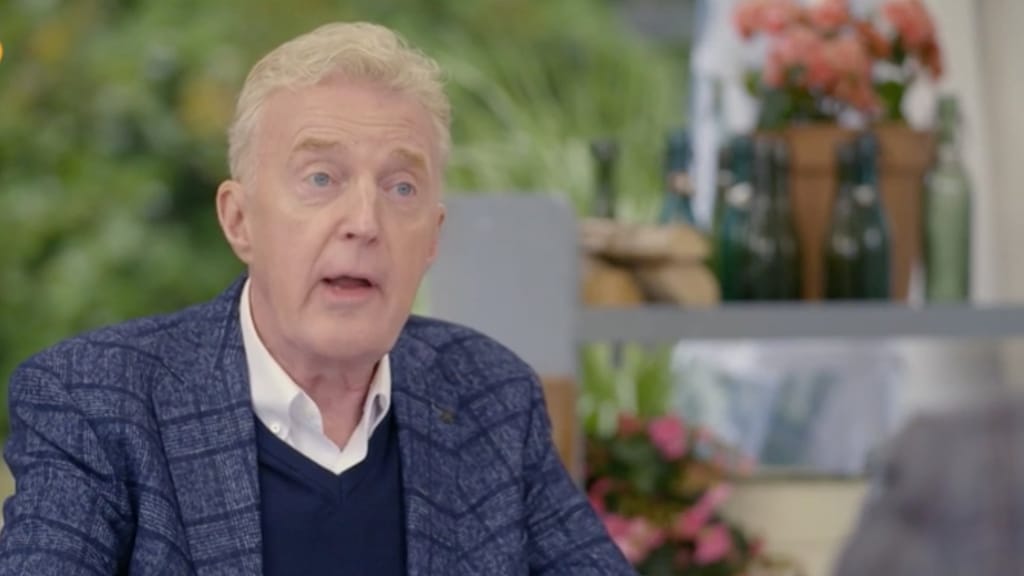 André grapt over Janny's outfit: 'Dat trek je toch niet aan?'