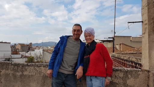 Taalbarrière zorgt voor hilarische blunder tijdens ontbijt in Ik Vertrek