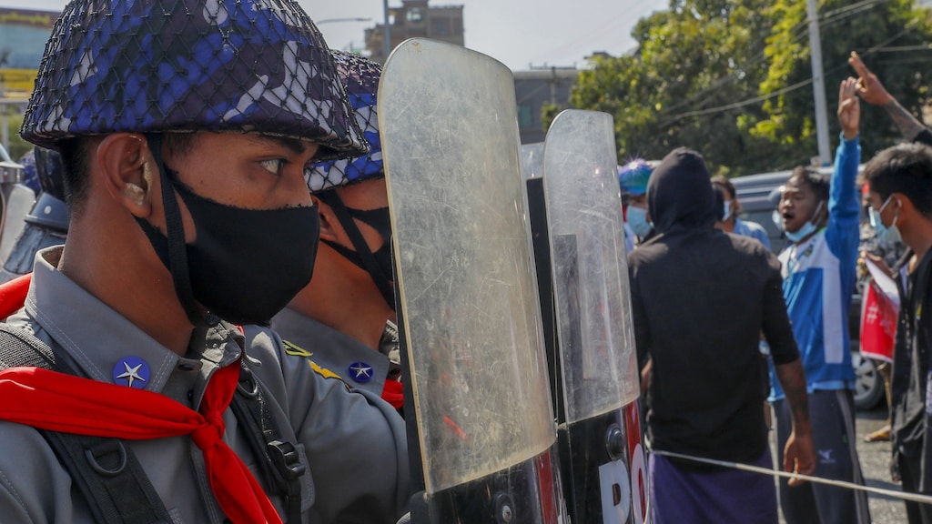Vrouw in haar hoofd geschoten bij protest Myanmar