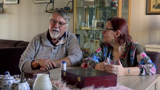 Kijkers Steenrijk, Straatarm ontroerd door kansarm gezin