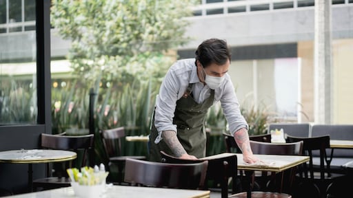 Kan het coronaproof? Utrecht wil drie restaurants openen als test