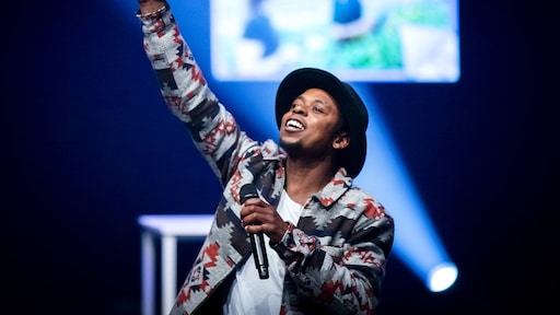 Typhoon stapt in huwelijksbootje met grote liefde Marie