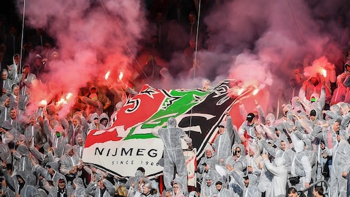 Eerste voetbalwedstrijd met publiek nog niet uitverkocht: 'Het loopt niet storm'