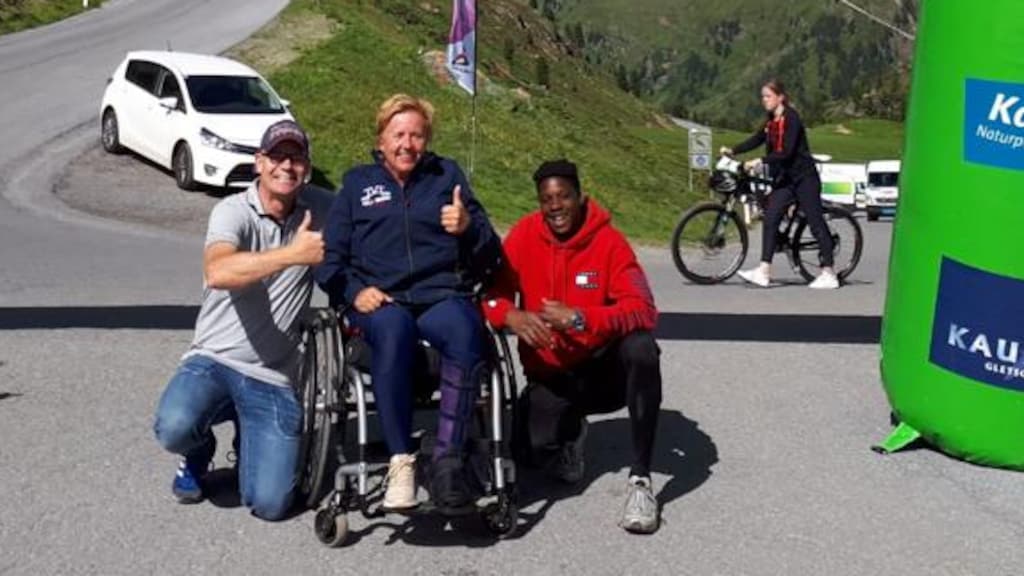 Dianne bij de Handbike Battle. Twee kilometer de berg op. "Lood- en loodzwaar", zegt ze.