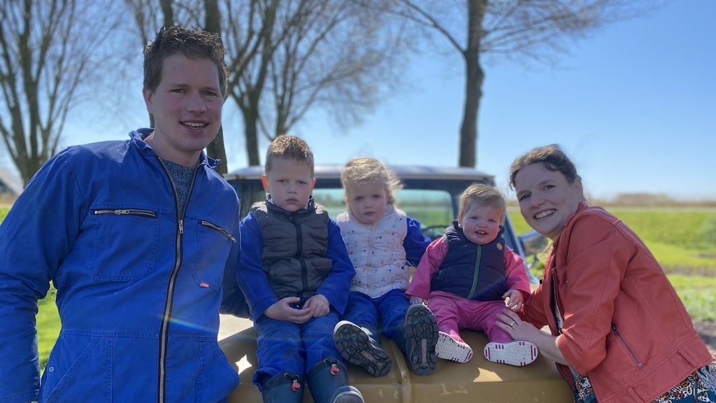 Boer Henk en Fiona uit Boer Zoekt Vrouw verwelkomen vierde telg