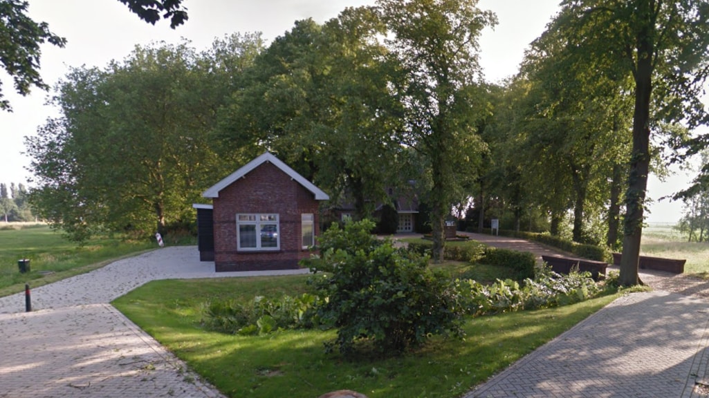 Bodegraven doet aangifte tegen complotdenkers voor bezoedelen kindergraven