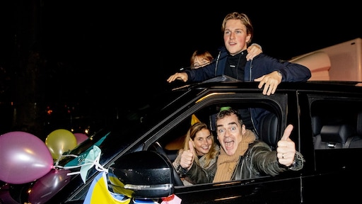 Jeroen van der Boom en jarige vrouw vieren de liefde