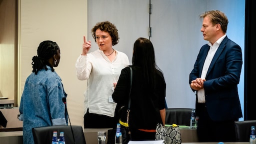 Kamerleden vol ongeloof over 'triest inkijkje' in werkwijze Toeslagen