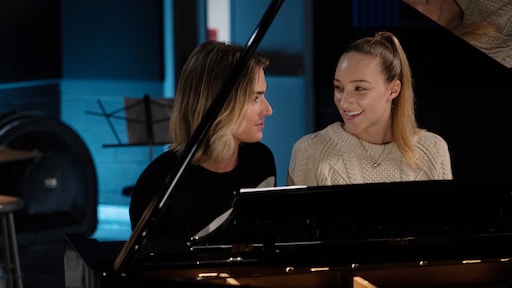 Voor de fans: tweede deel van Netflix-film Tall Girl in de maak