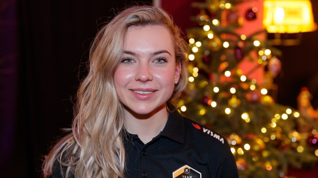 Vriendin Kjeld Nuis in campagne Yolanthe's sportkledinglijn