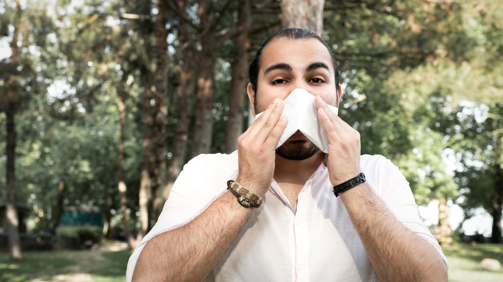 Ook zo'n last van hooikoorts? 11 tips om het gesnotter te verminderen