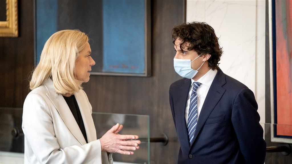 Voorlopige uitslag bijgesteld: D66 naar 23 zetels, DENK naar 3, GroenLinks 8