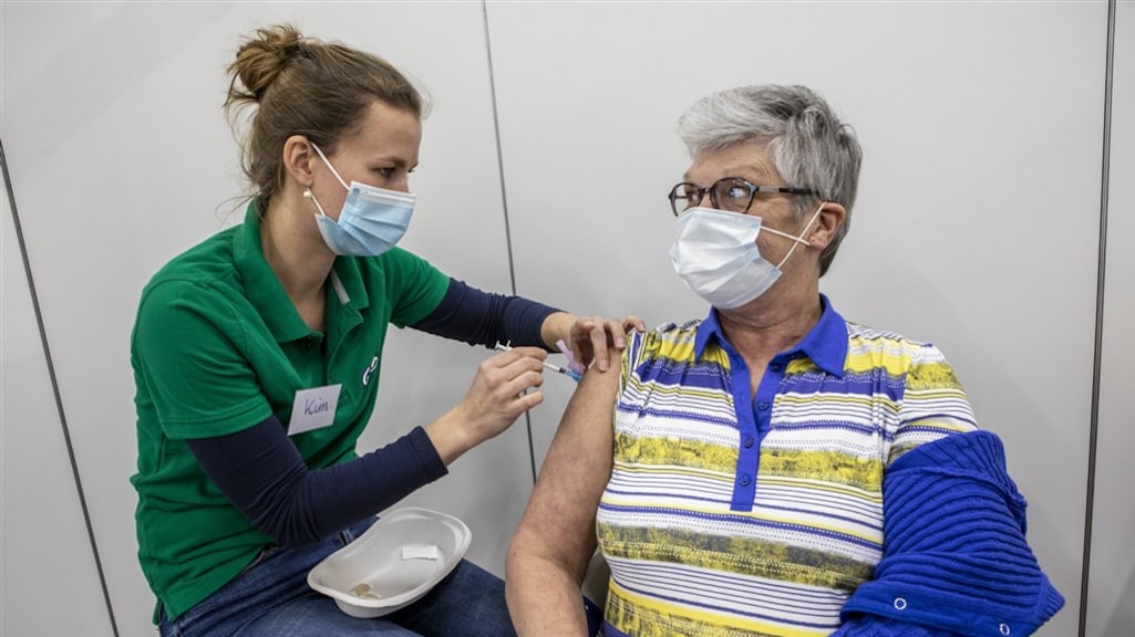 AstraZeneca kan weer worden geprikt, vijf vragen over het vaccin