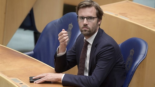 EU straft China om onderdrukken Oeigoeren, China slaat stevig terug