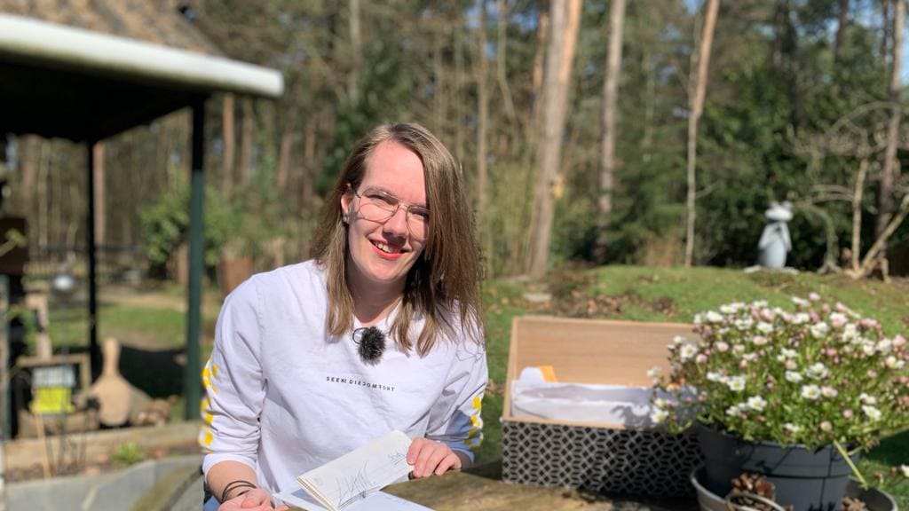 Lynn schrijft met criminelen: 'Ik kan ze een lichtpuntje bieden'