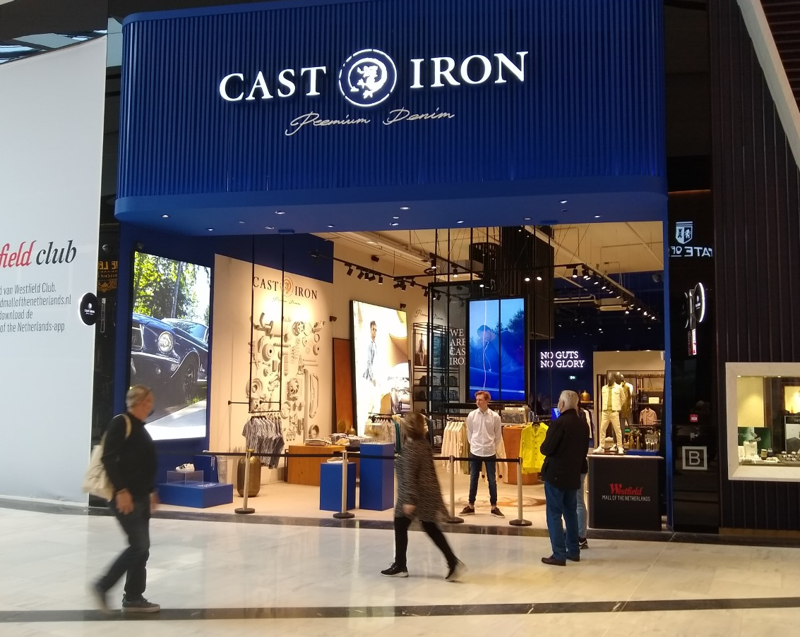 Een winkel van modemerk Cast Iron in de winkelstraat met trendy merken.