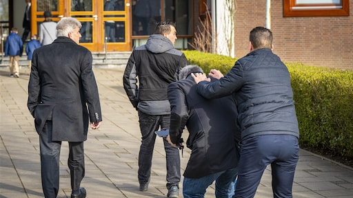 Auto rijdt in op verslaggever Urk, ook in Krimpen geweld tegen journalist