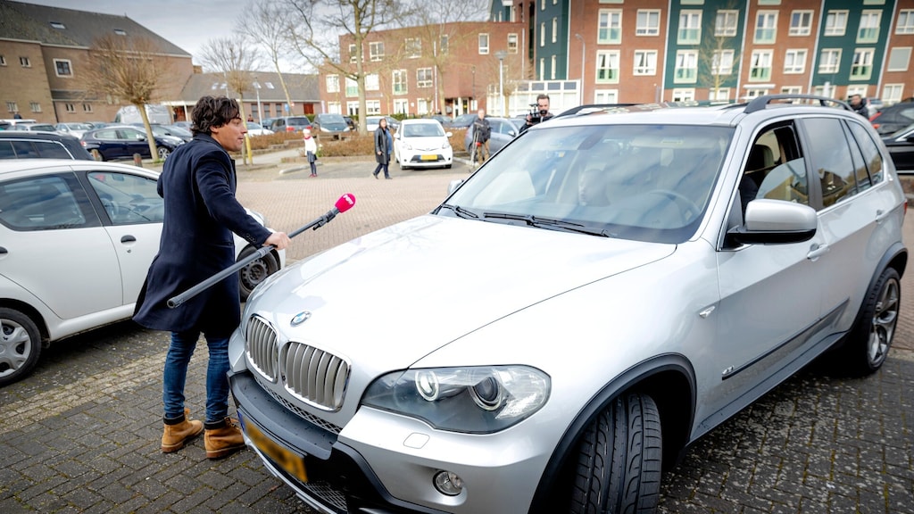 Afschuw over belagen journalisten bij kerken Urk en Krimpen