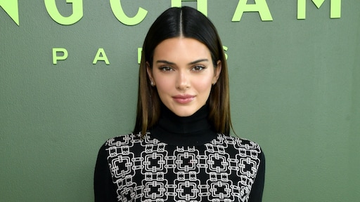 Kendall Jenner reageert op kritiek over 'ongepaste' jurk op bruiloft