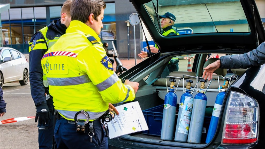 Verbod op lachgas en designerdrugs uitgesteld: handhaving kost te veel