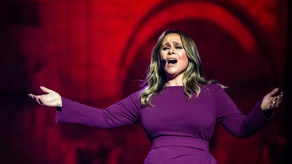 Trijntje Oosterhuis verrast fans met nieuwe muziek