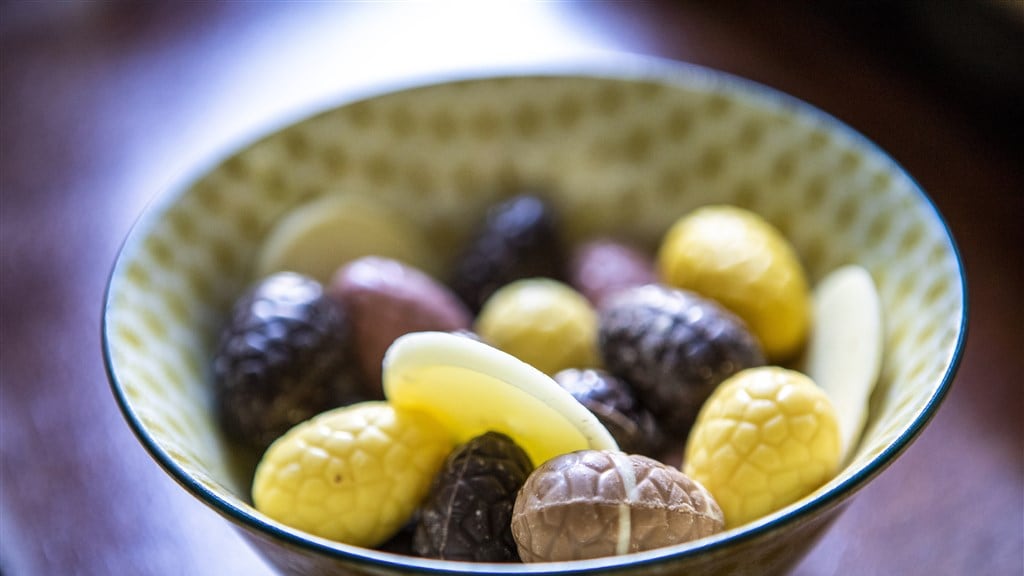 Voor een klein hondje kan een paar paaseitjes al fataal zijn