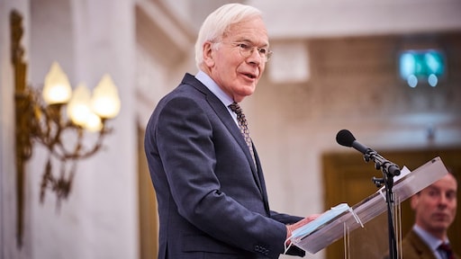 Kijk mee: informateur Tjeenk Willink presenteert eindverslag