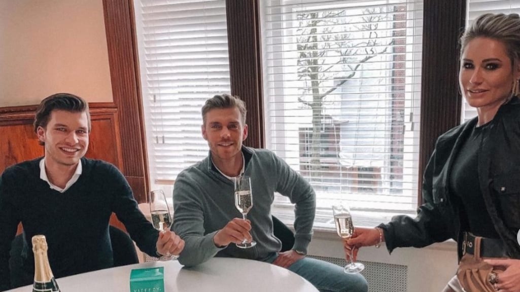 Nikkie Plessen sluit gigantische deal na Dragons' Den-pitch