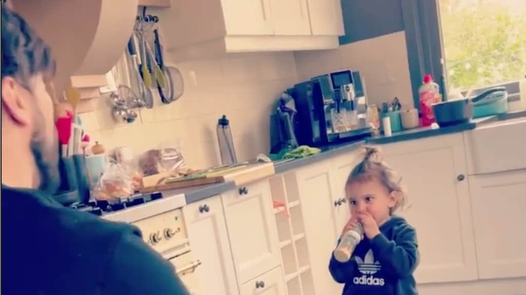 Net echt: dochtertje Waylon doet 'auditie' voor The Voice Kids