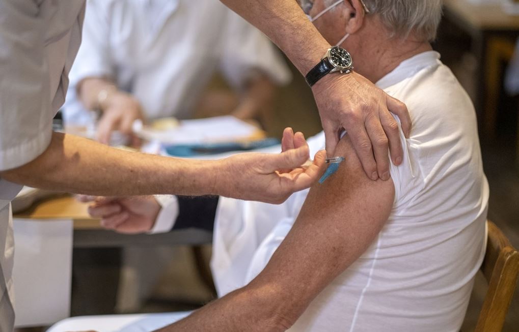 De boosterprik: waarom nóg een vaccinatie wel degelijk zin heeft