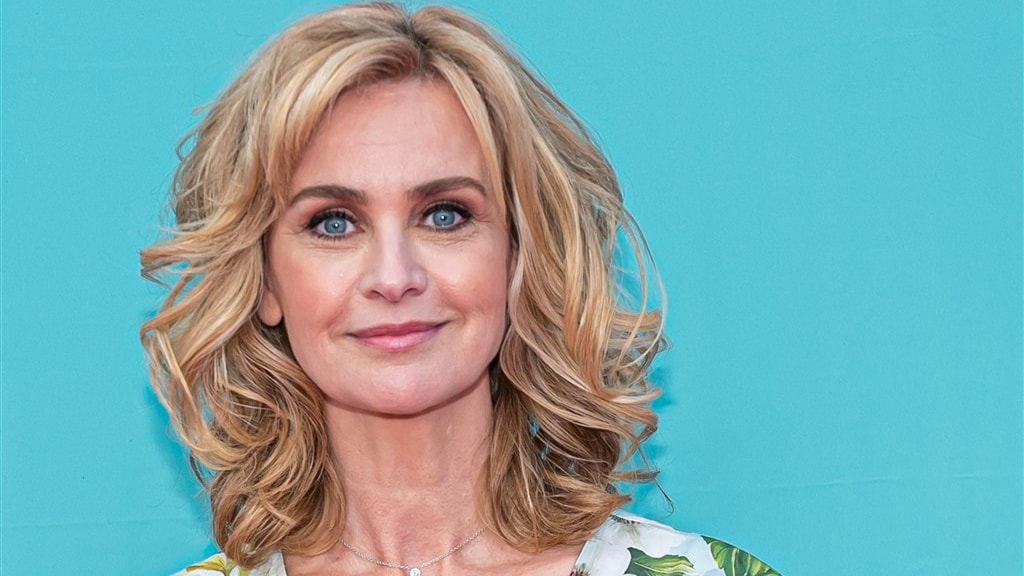 Daphne Deckers interviewt ondergedoken Astrid Holleeder voor podcast